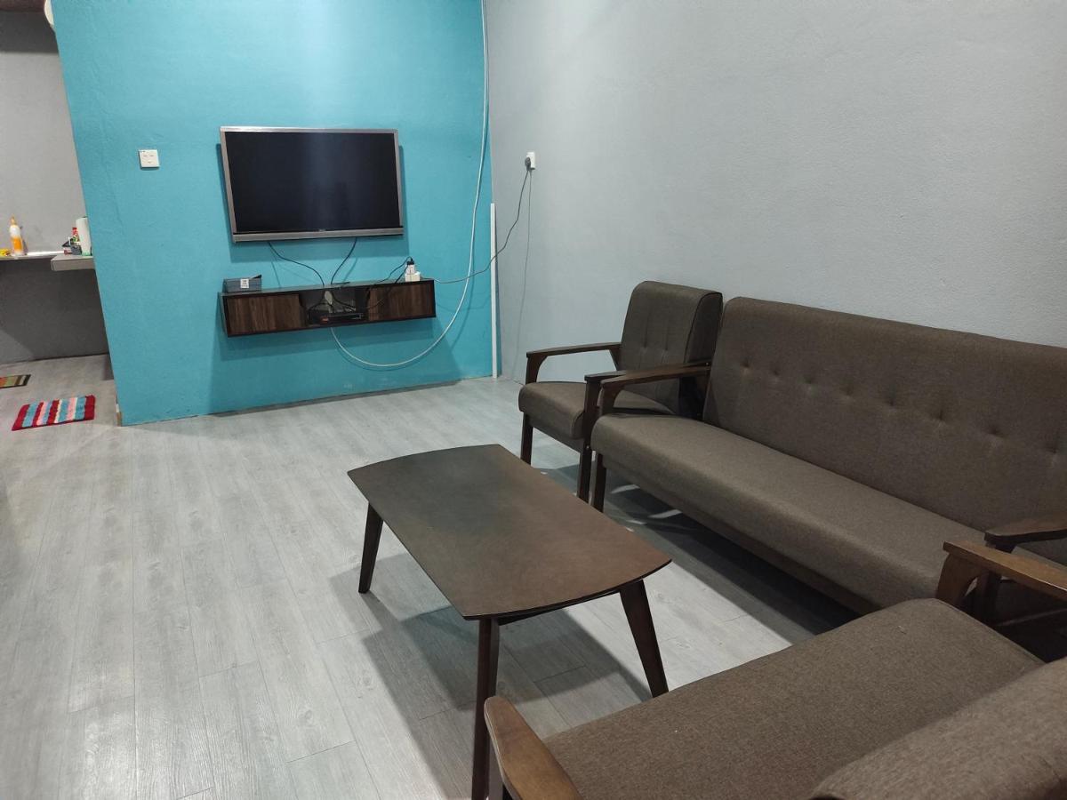 Alish Homestay Gua Musang With Free Wifi, Netflix ภายนอก รูปภาพ