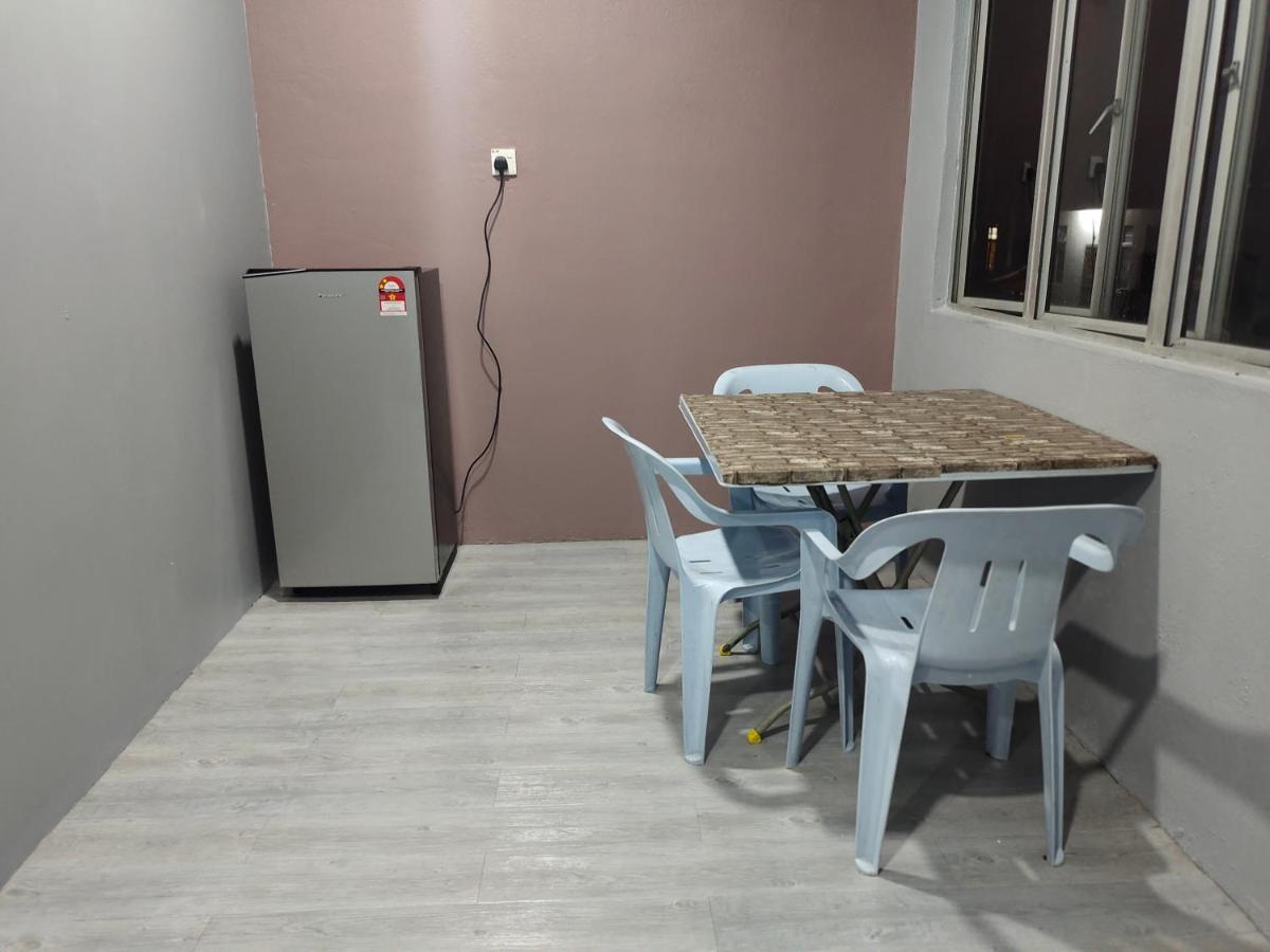 Alish Homestay Gua Musang With Free Wifi, Netflix ภายนอก รูปภาพ